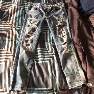 American eagle distressed jeans